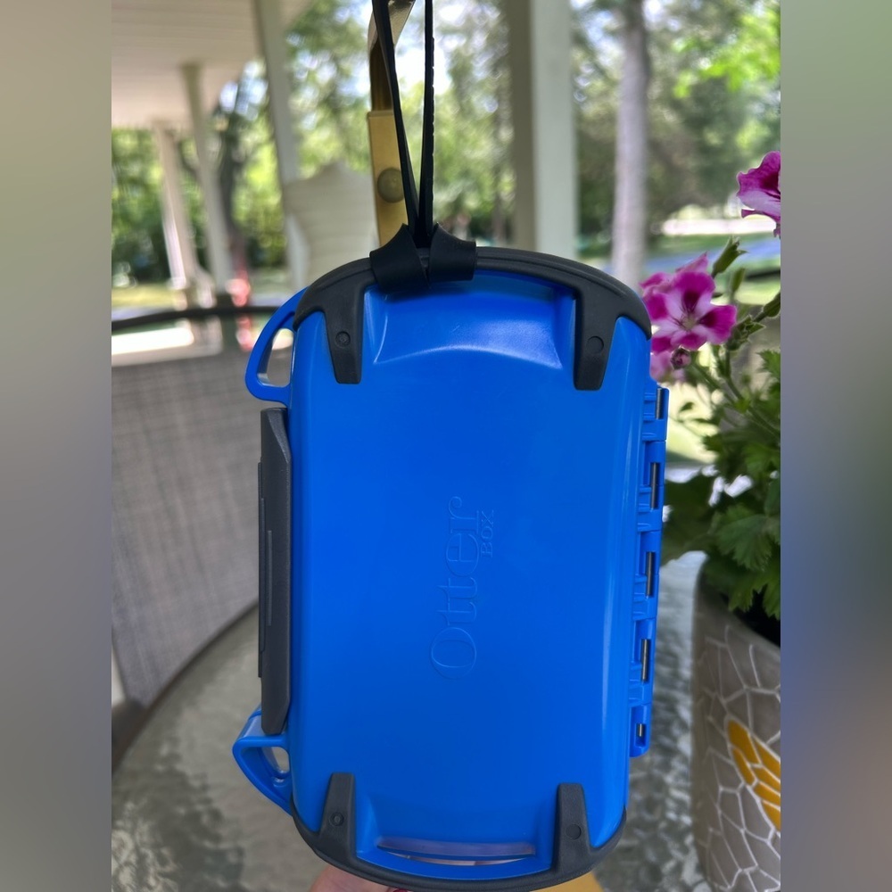 ❤️OtterBox Vibrant Blue Protective Case